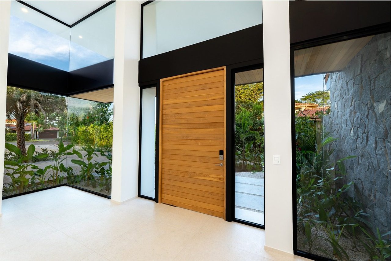 Casa Everly | Luxurious 5-Bedroom Tropical Sanctuary in Hacienda Pinilla, Costa Rica
