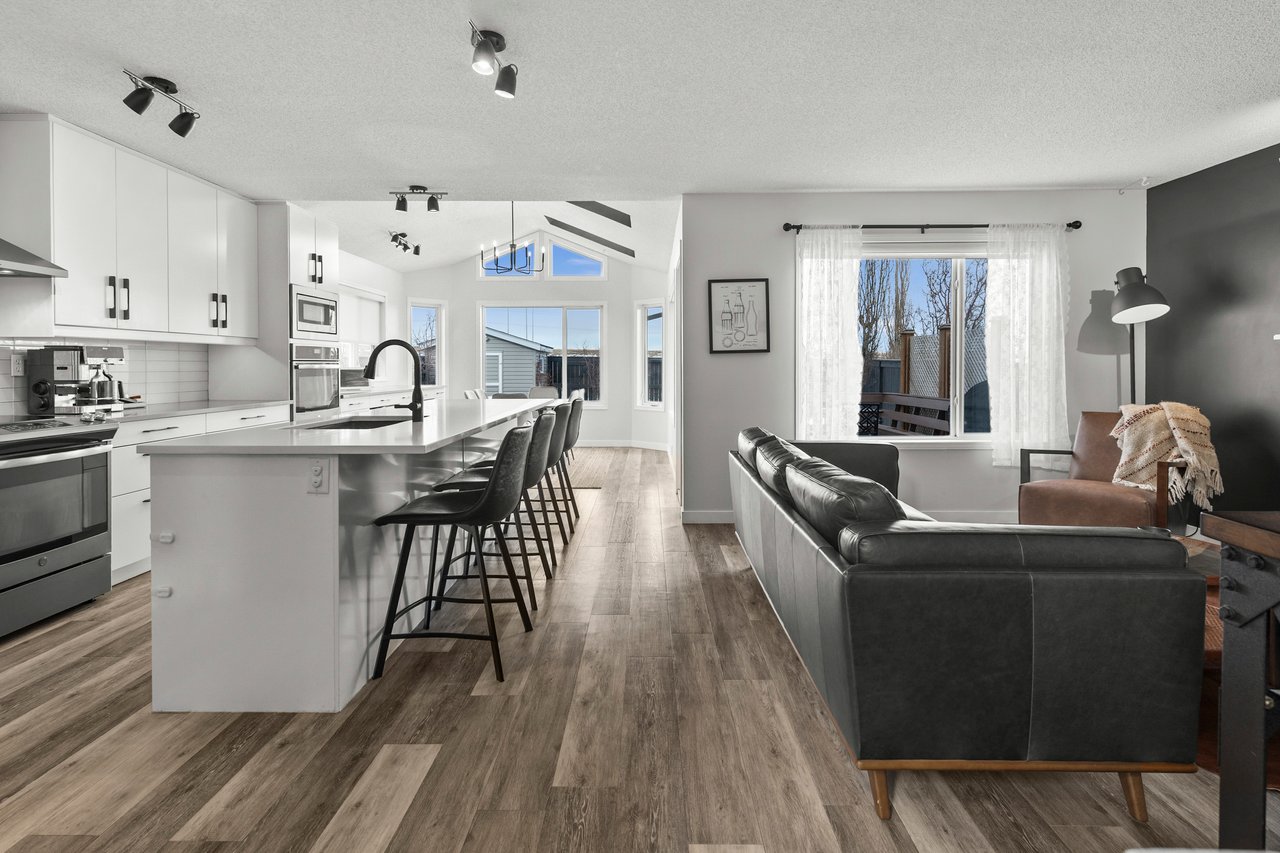 218 Coville Circle NE