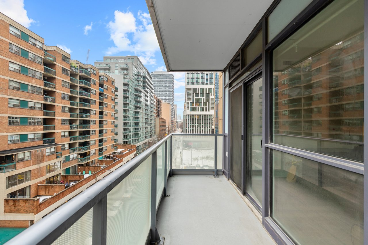 210 Simcoe Street Suite 607