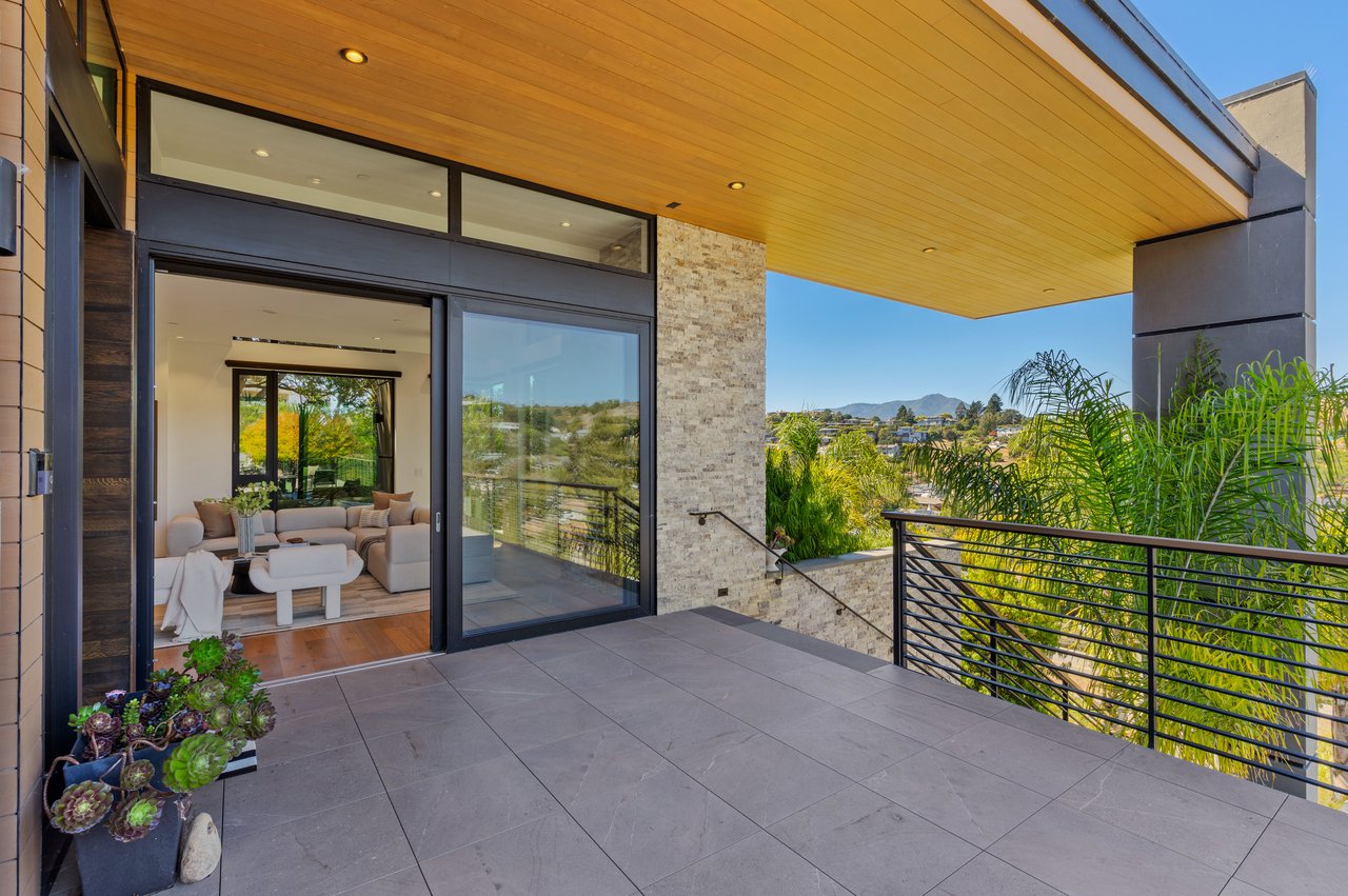 Modern Luxury - Completed in 2020