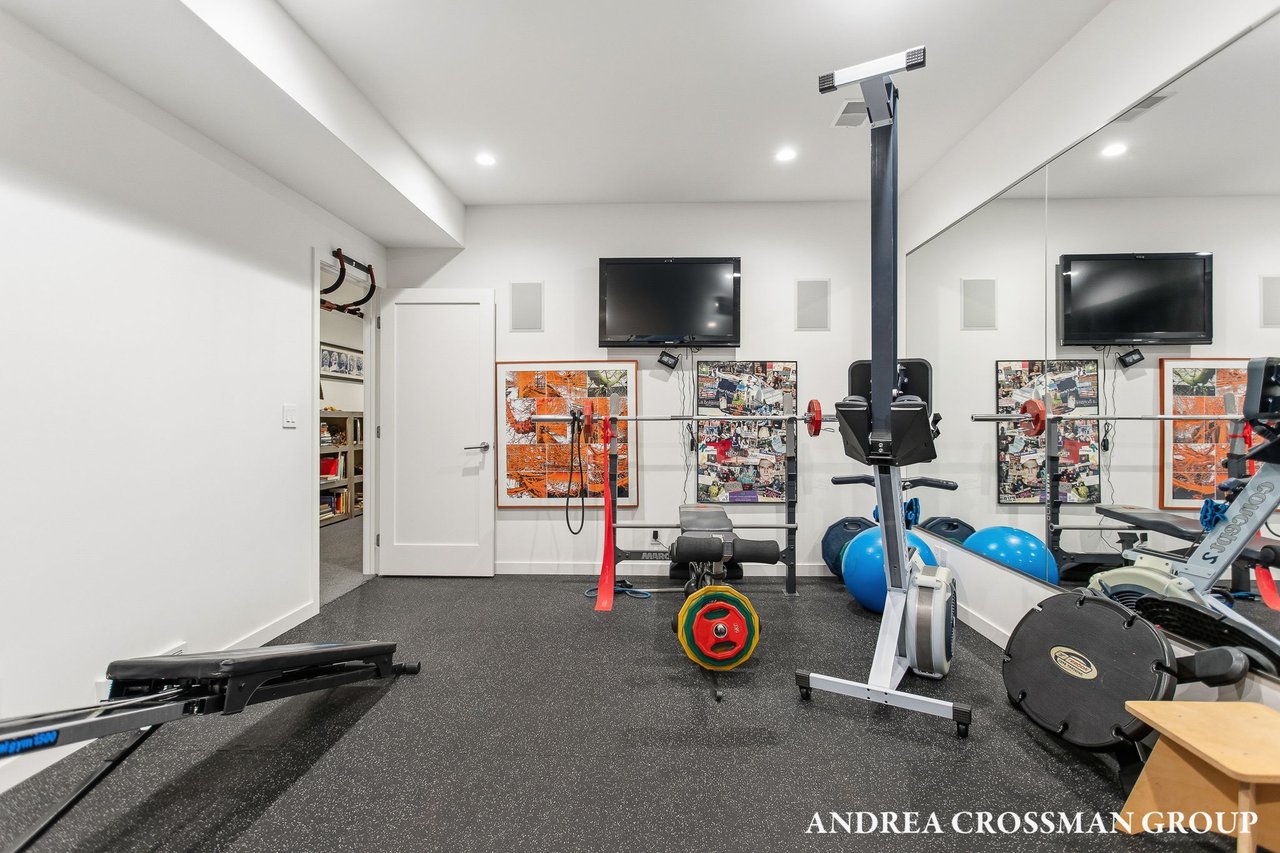 6919 Bendemeer Drive