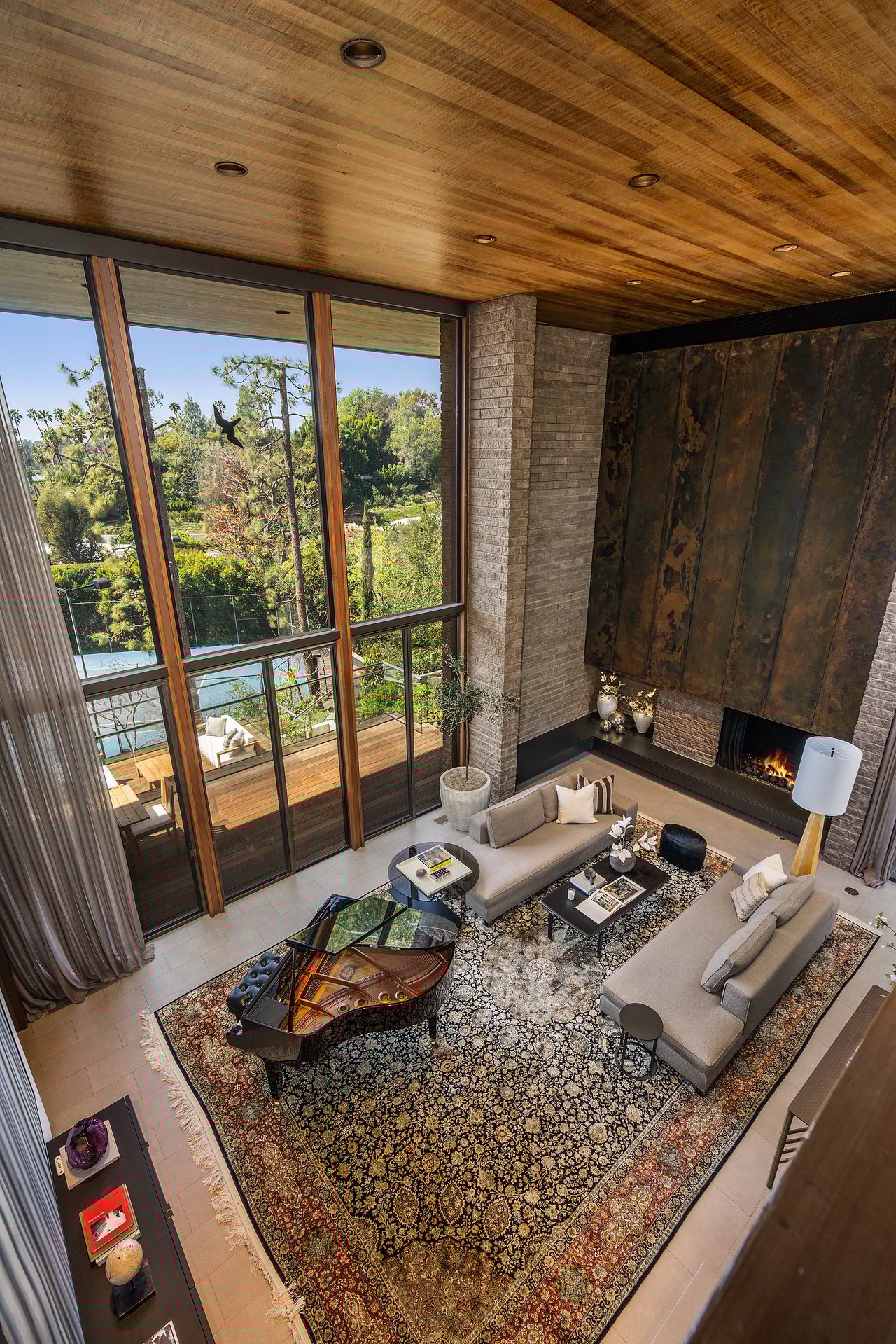  A Beverly Hills Architectural Masterpiece – Where Modern Luxury Meets Timeless Elegance