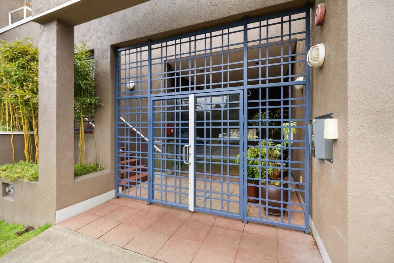 2556 Highbury St, #103