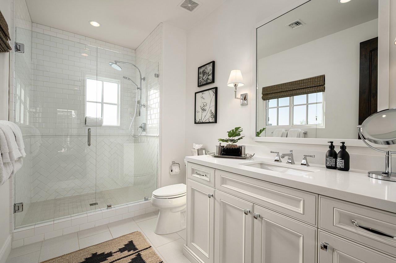 9483 E ROCKWOOD Drive