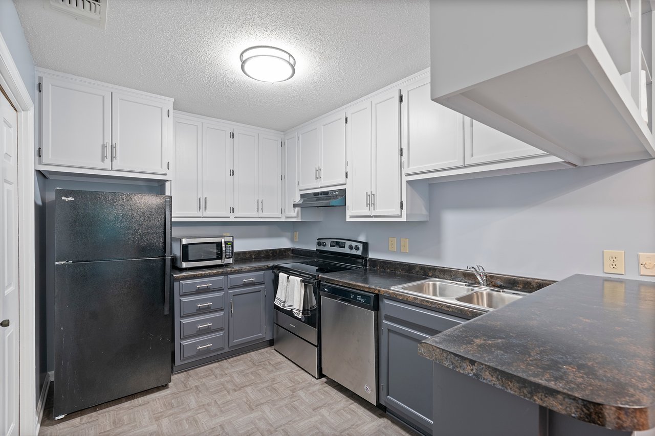 Updated 1BR Condo Near Redstone Arsenal – Convenient, Modern Living in Huntsville!