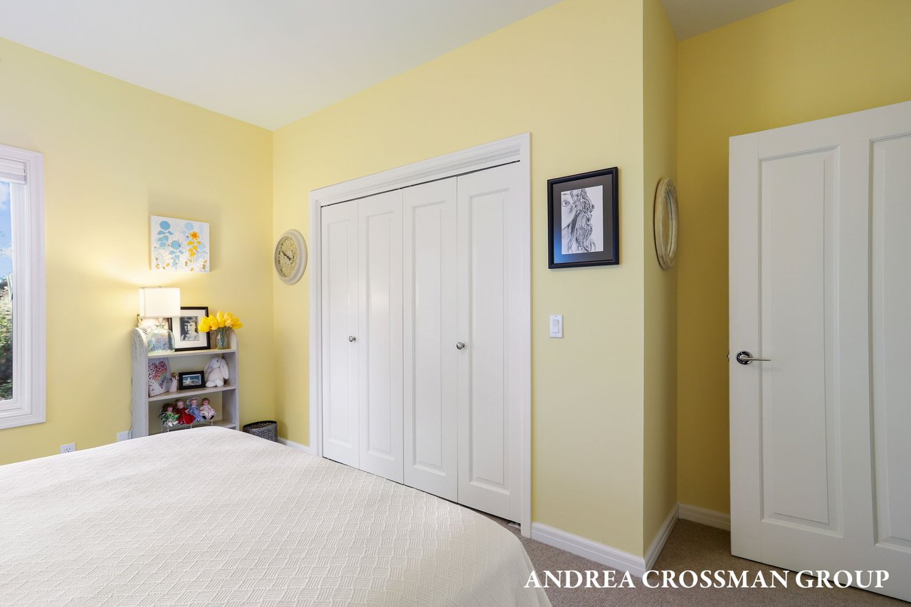 9565 Whispering Sands Dr