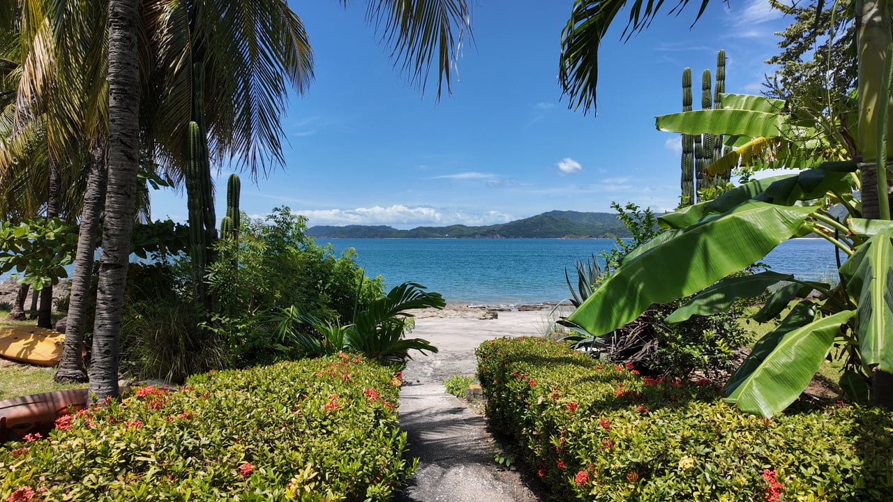 Flamingo Marina Cove 405 - Turnkey Beachfront Condo