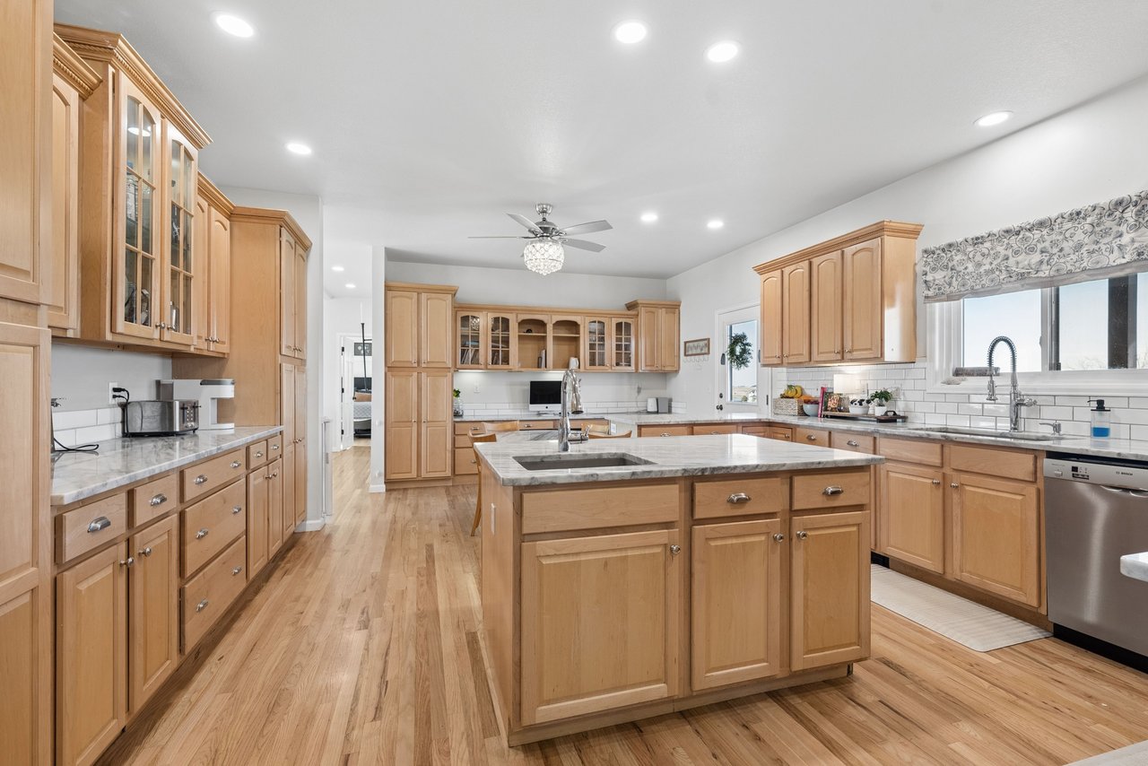 17885 Brick Heights