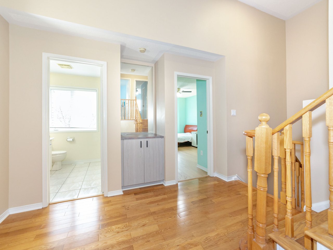 8 Queensway Drive