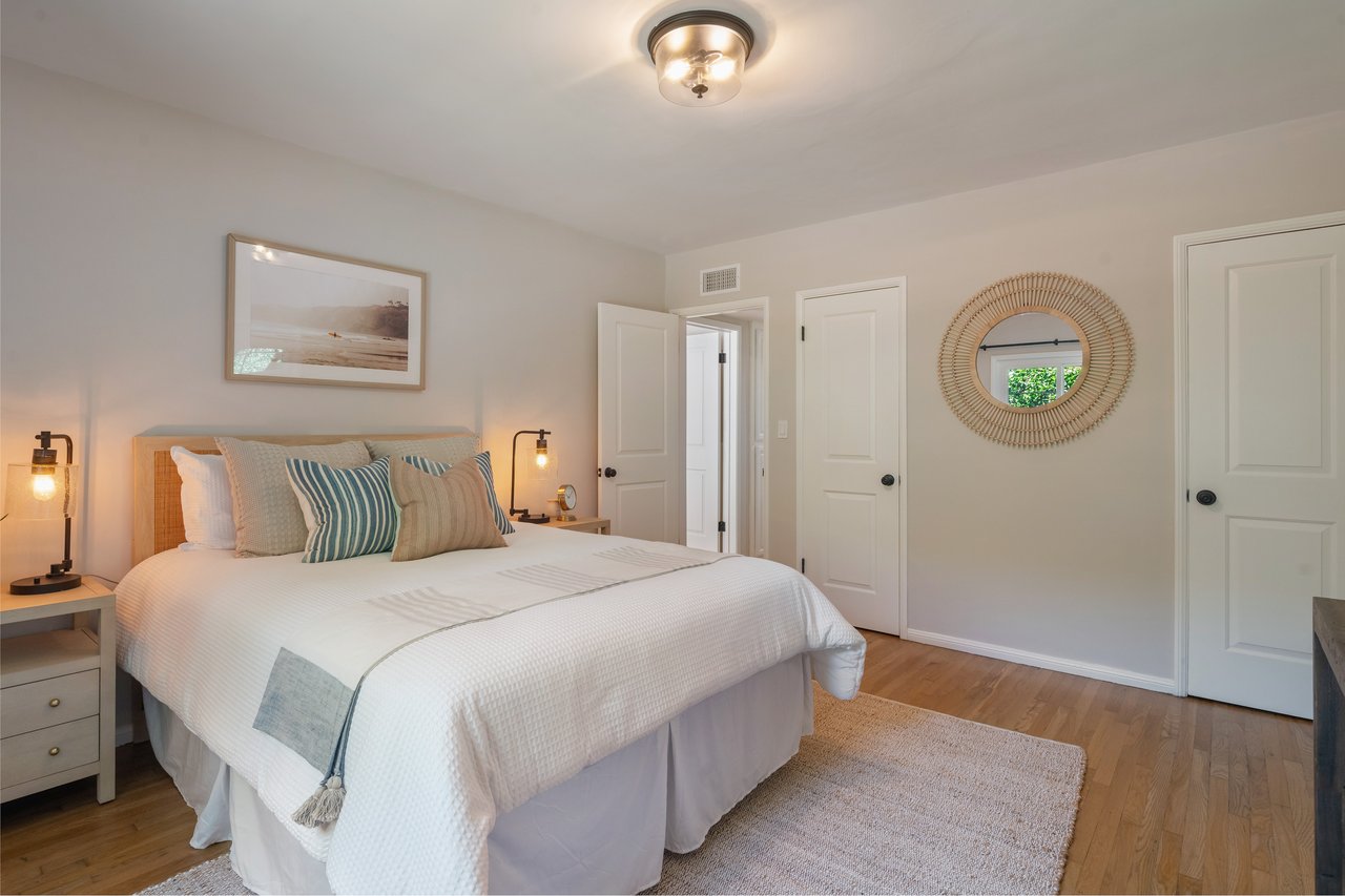 2116 Palos Verdes Drive W