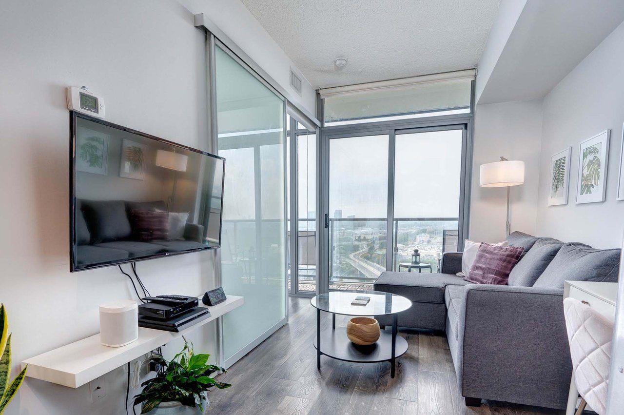 105 The Queensway, #2209
