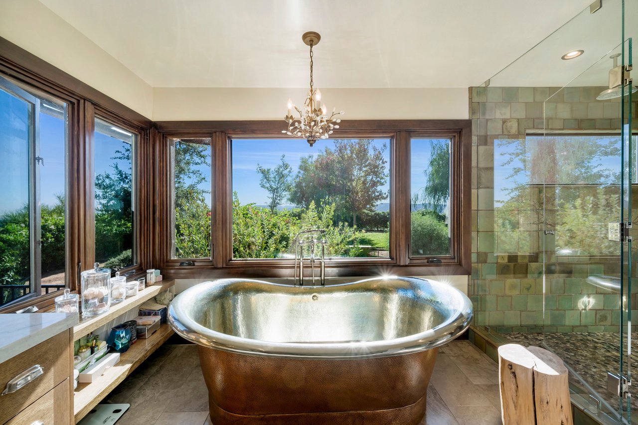 41005 Valle Vista