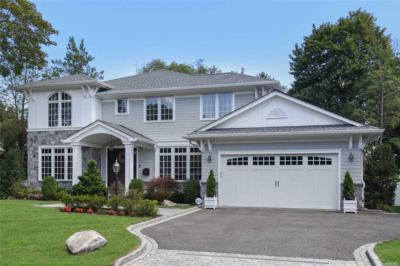 25 Field Ln