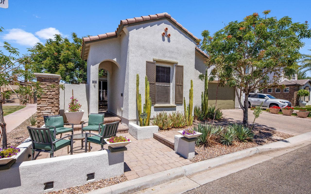 2932 E Madison Vistas