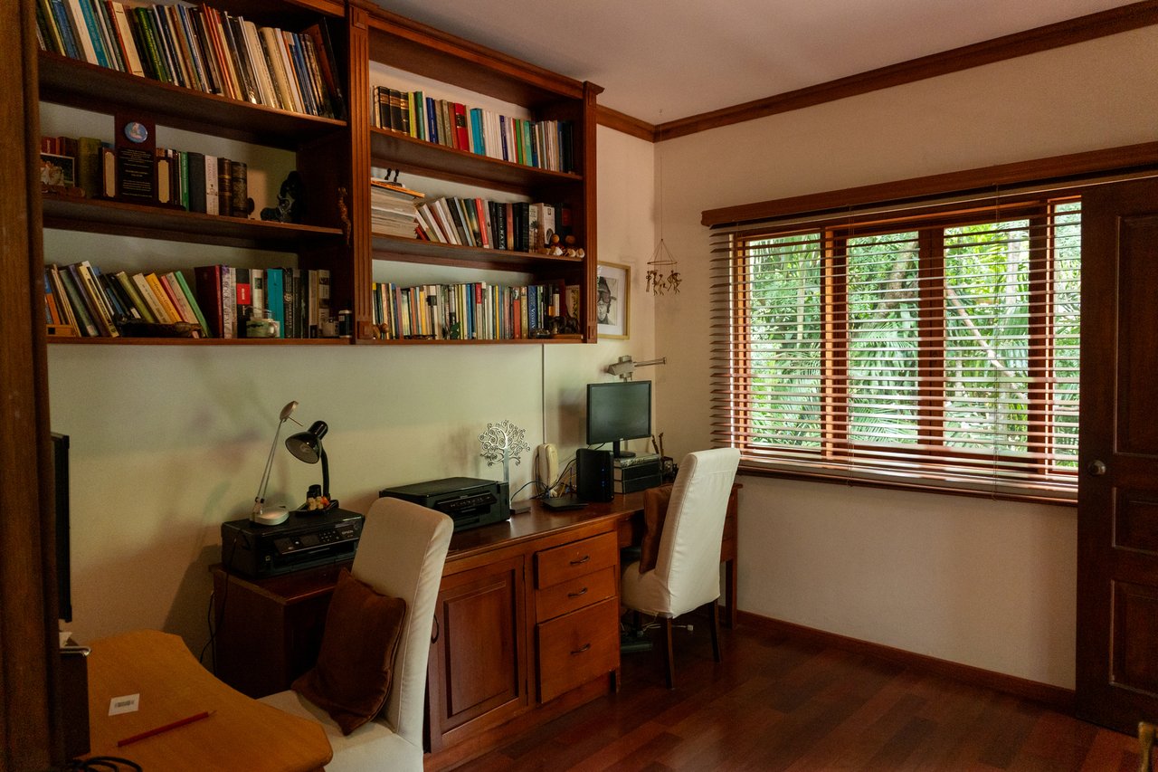 Mountain Estate With Guest Studio, Santa Ana, San Jose