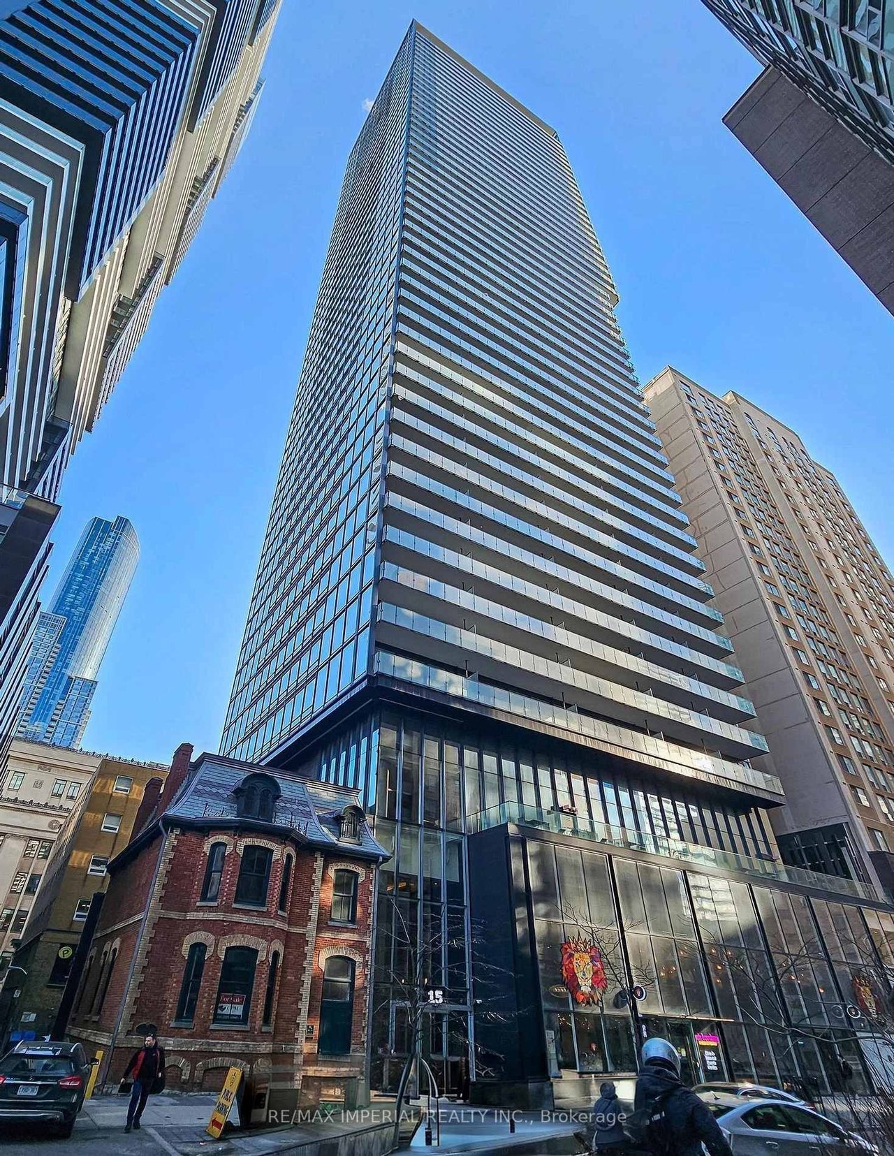 LUXURY SOUTHWEST PENTHOUSE