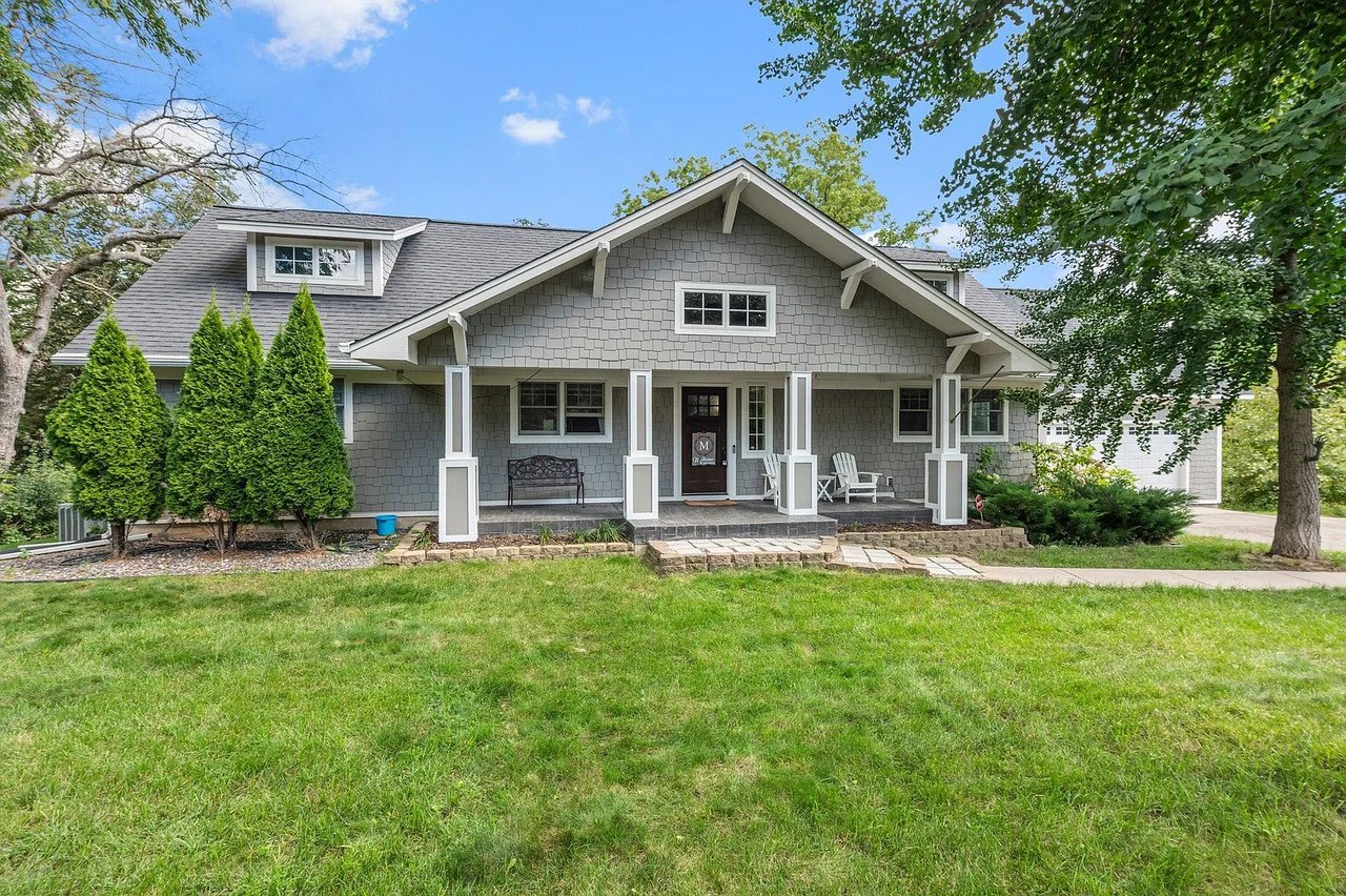 Updated Rambler in the Heart of Minnetonka