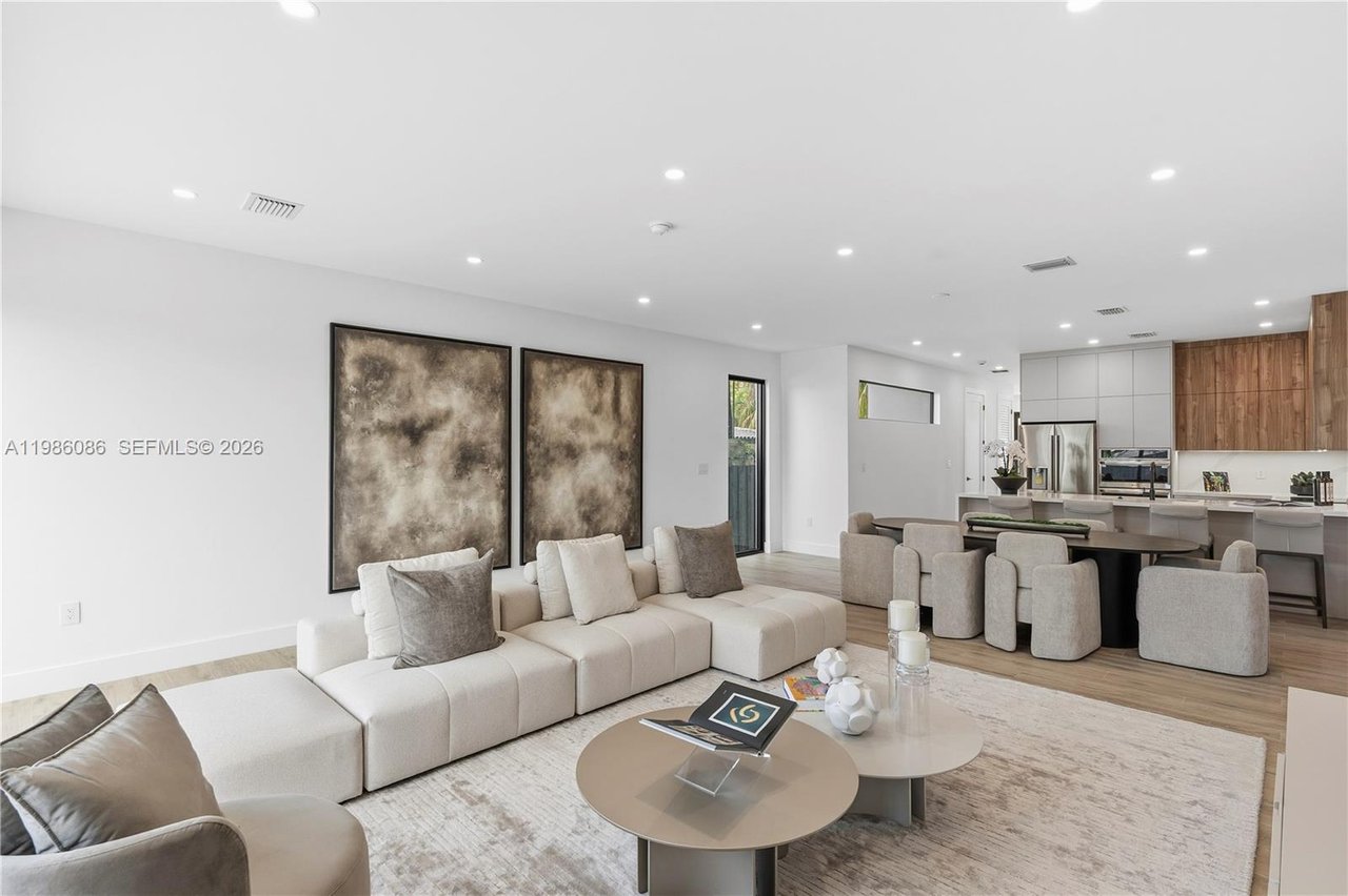 2730-sw-31-avenue-miami-fl-pool-home-sold-living-area