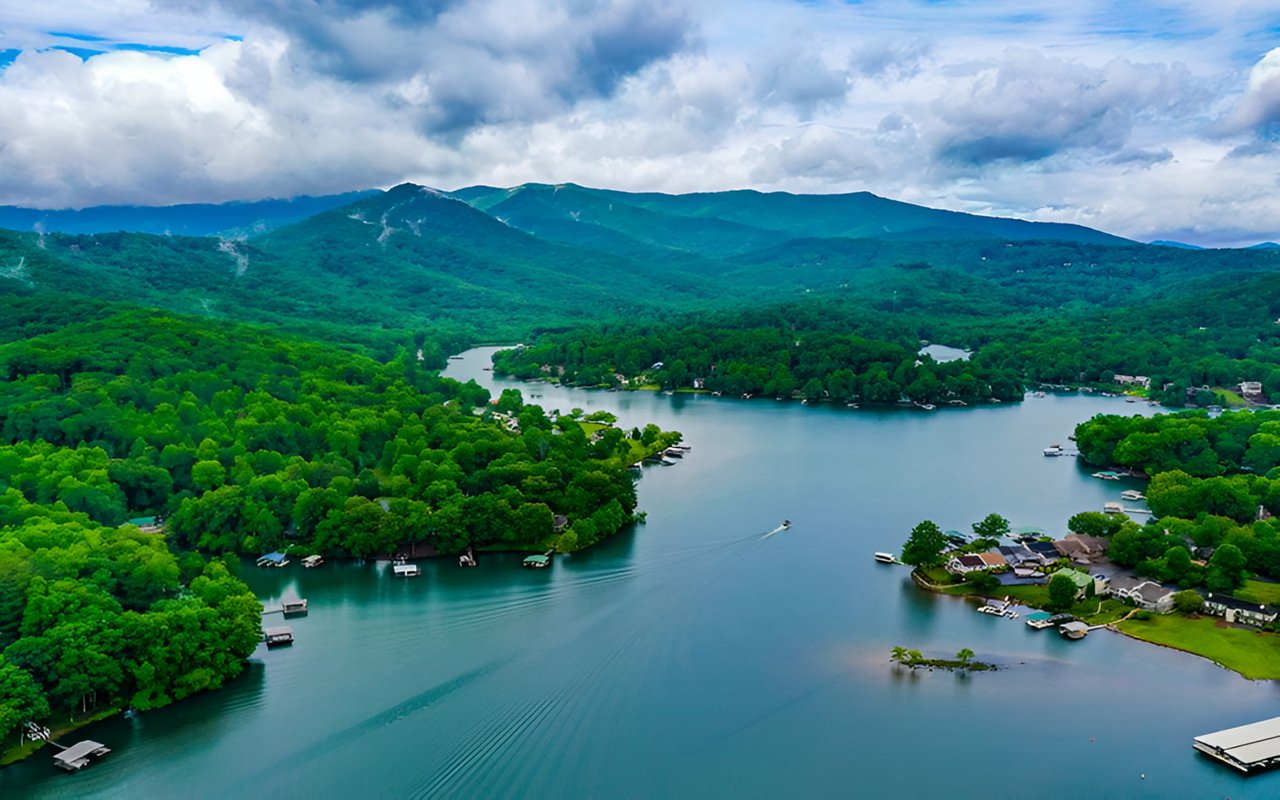 Exploring Lake Chatuge: A Scenic Retreat in the Blue Ridge Mountains