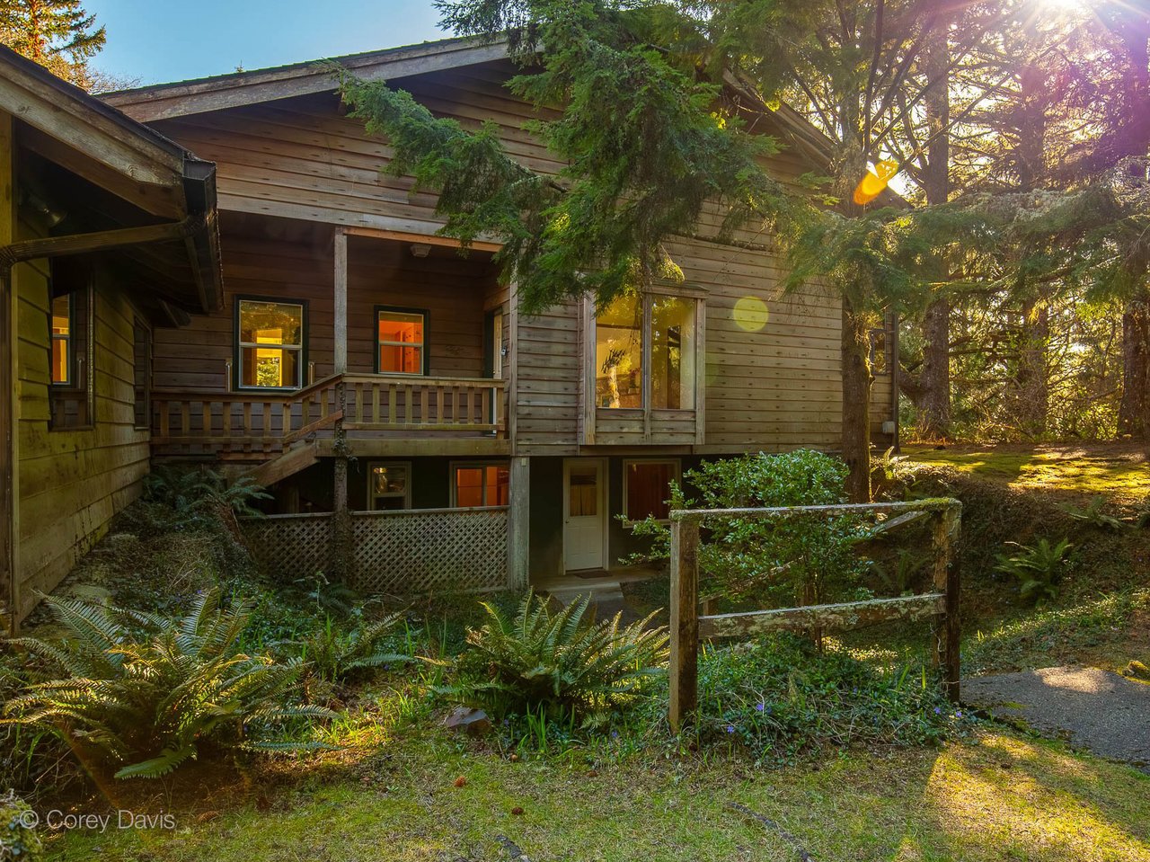 Exterior view of the sold coastal home at 870 Ecola Park Rd in Cannon Beach, Oregon