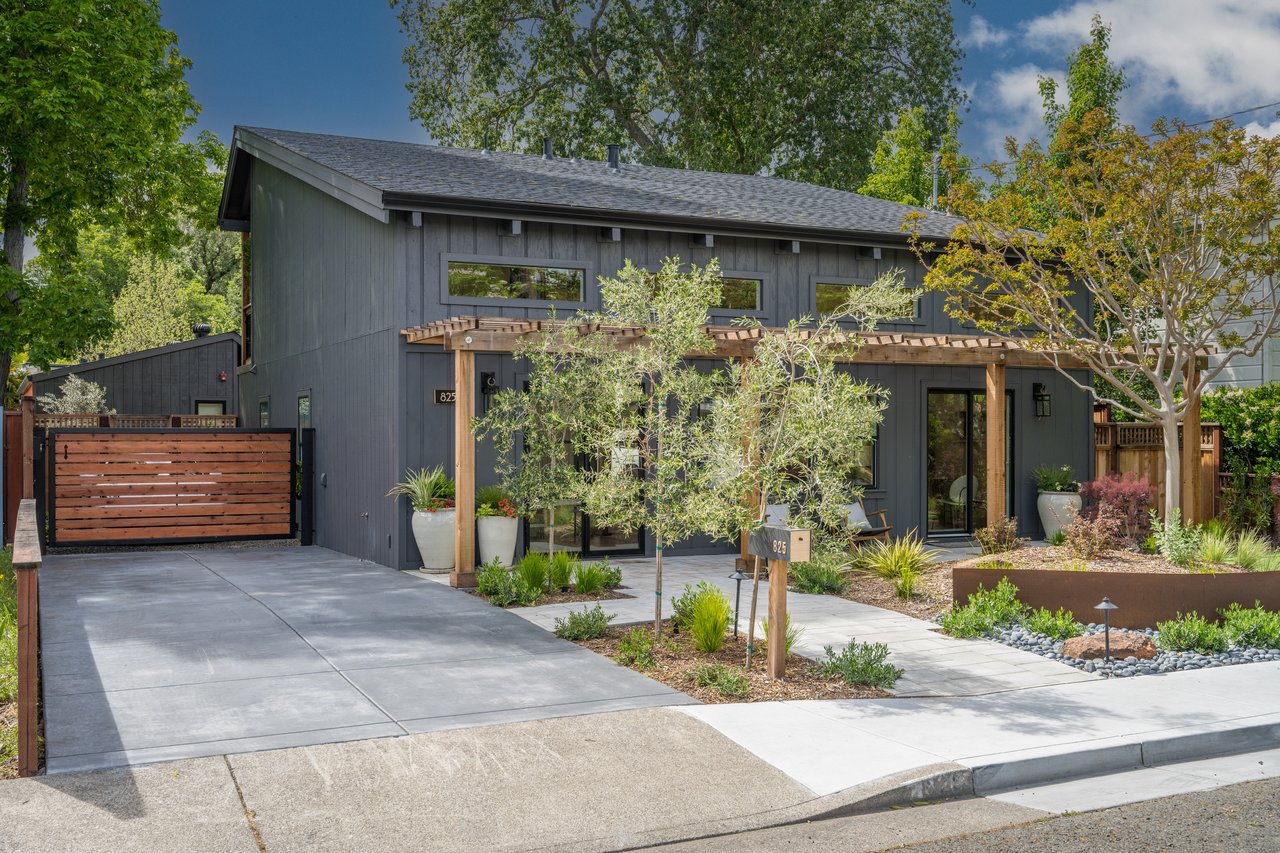 825 Austin Ave