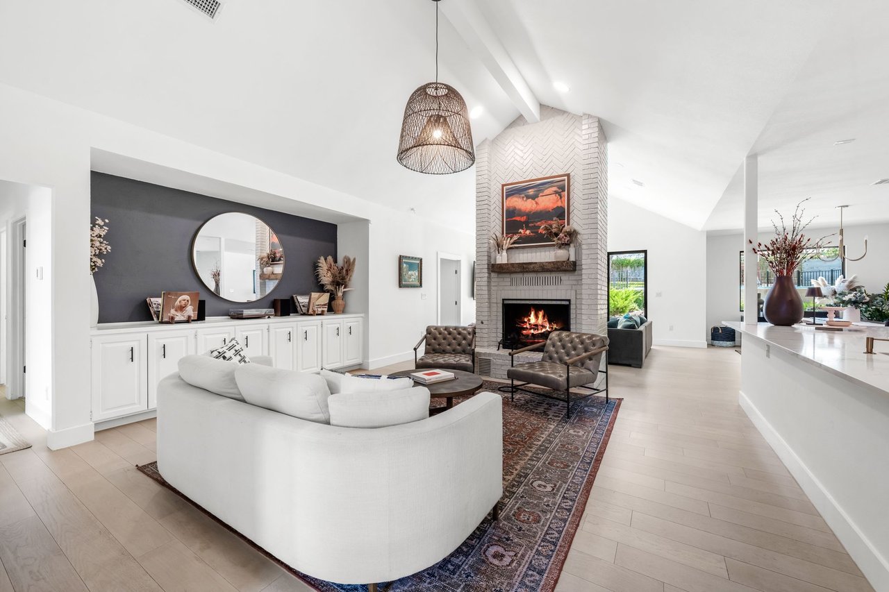7302 Anaqua Dr