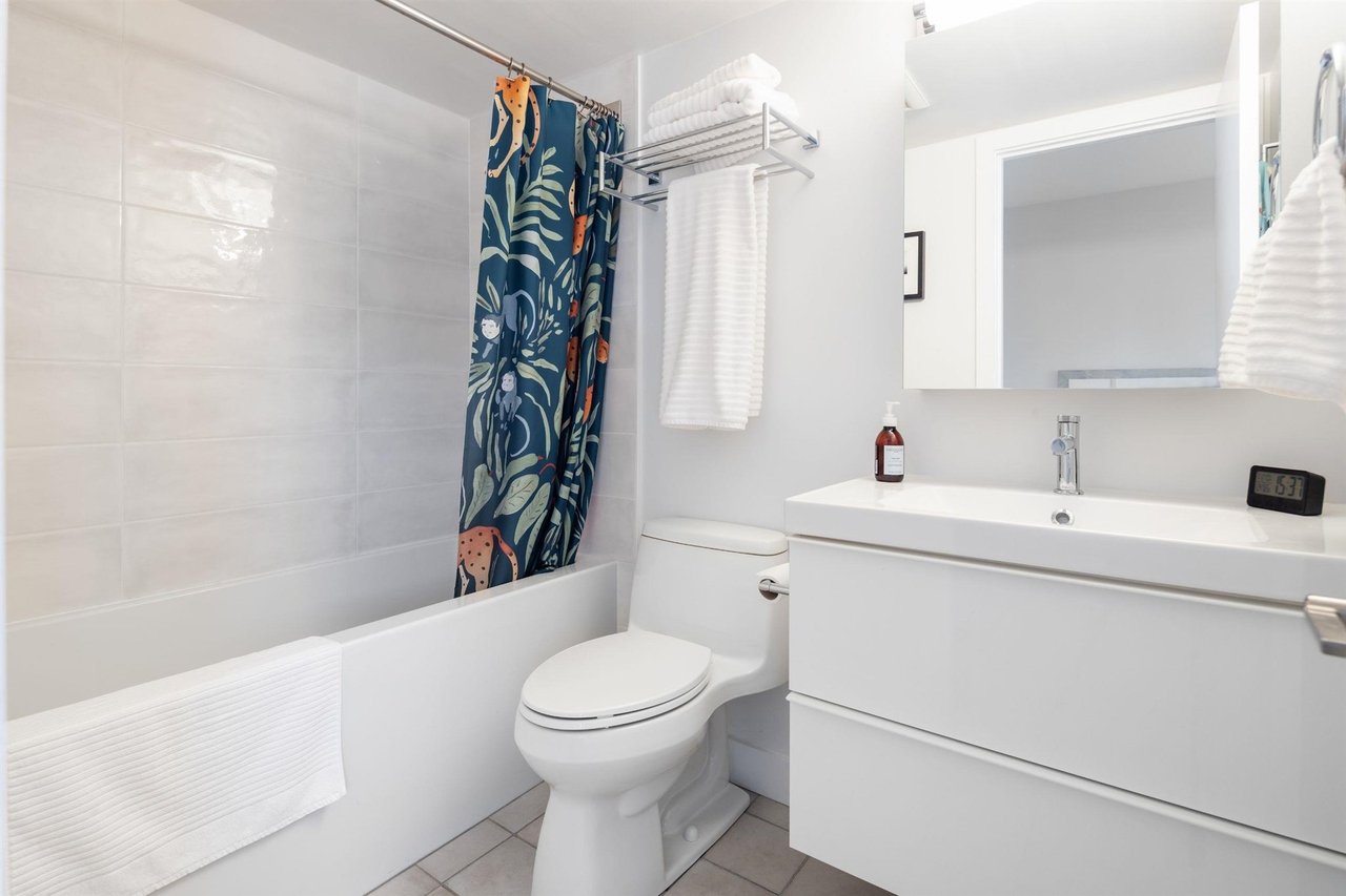 870 W 7th Ave, #1