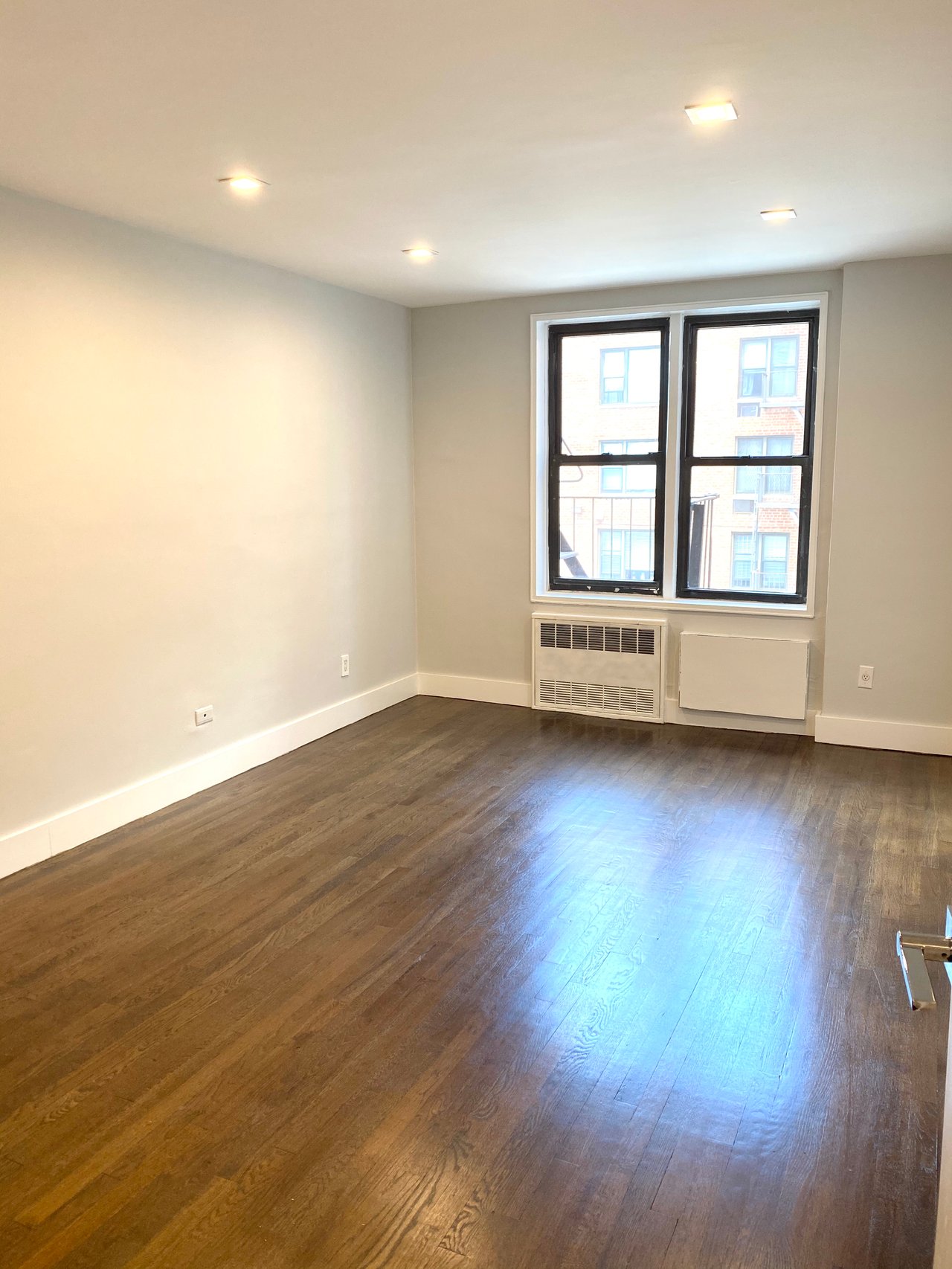 415 Beverley Rd Unit 3H