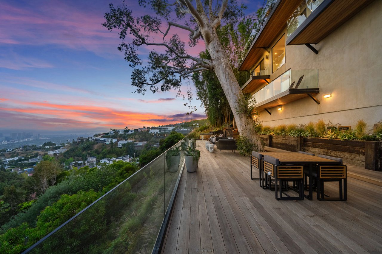 Hollywood Haven ⛰️