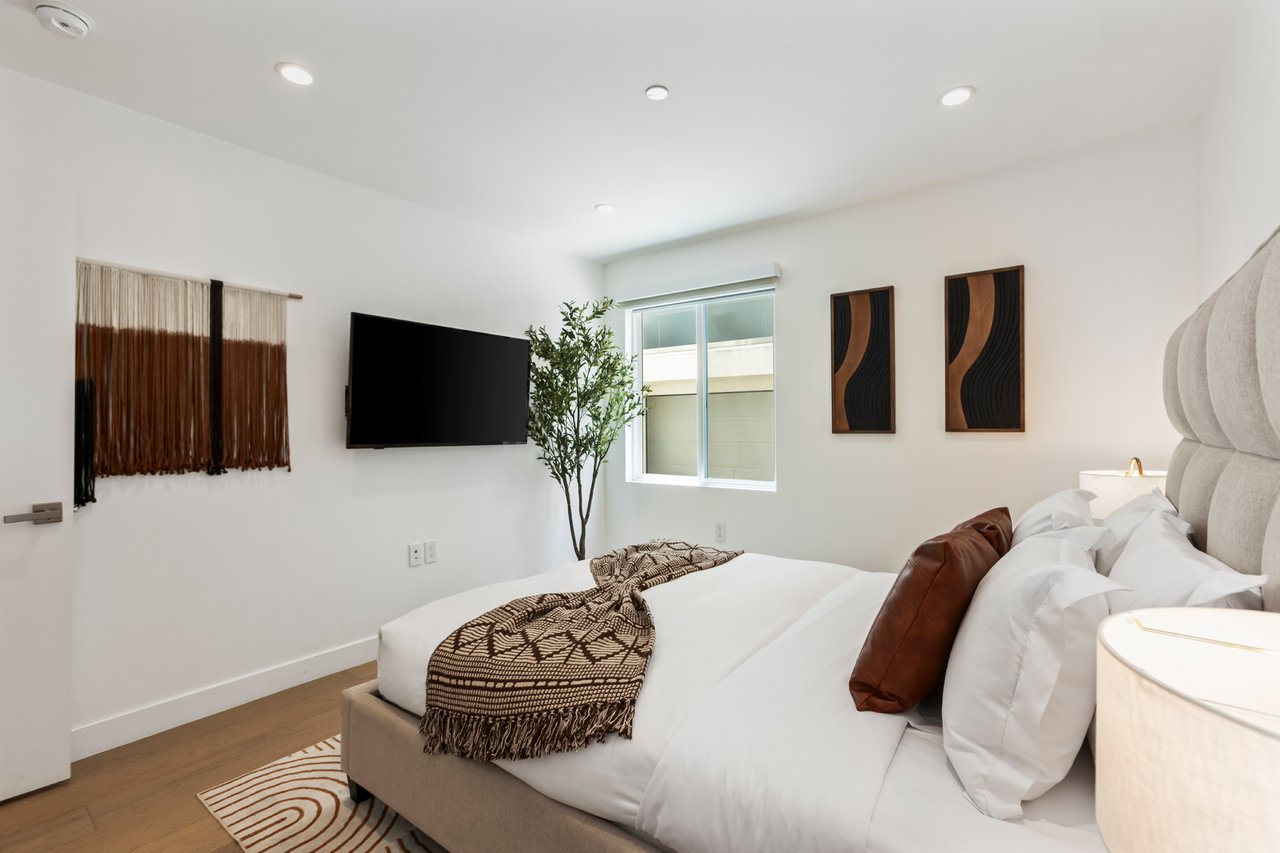 3B/3.5B Designer Home located in Prime Location