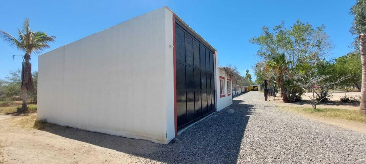 Compound Los Pinos
