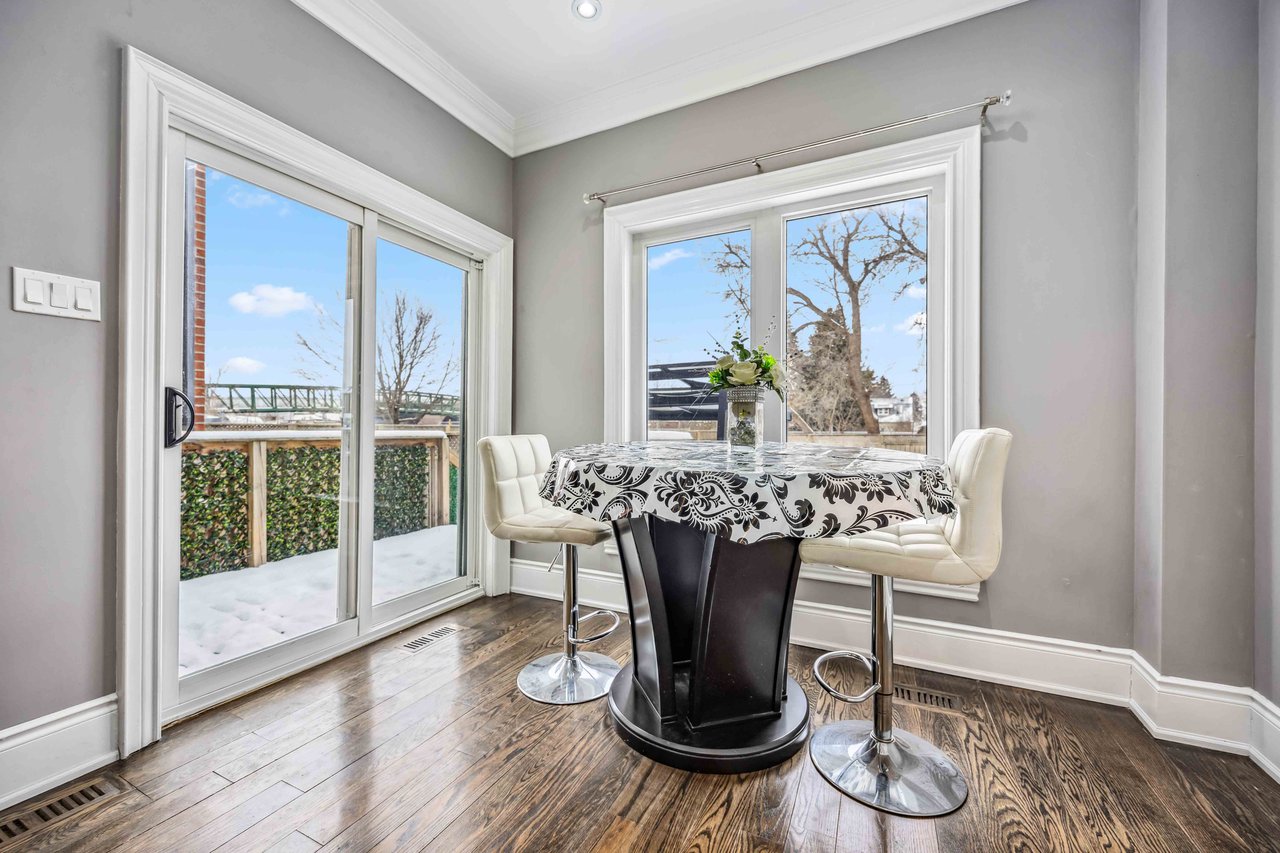 282B Aylesworth Avenue