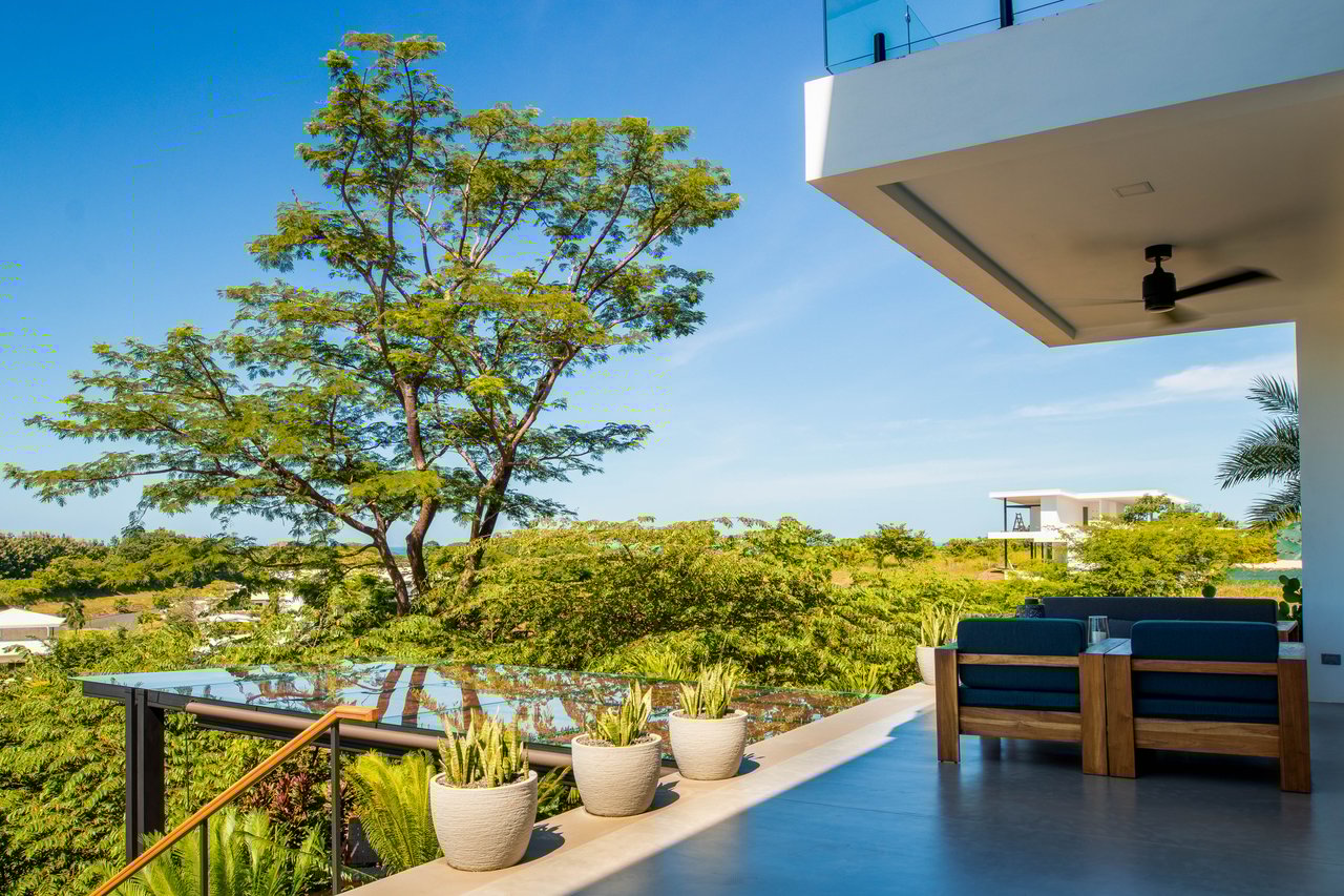GARDEN HOUSE