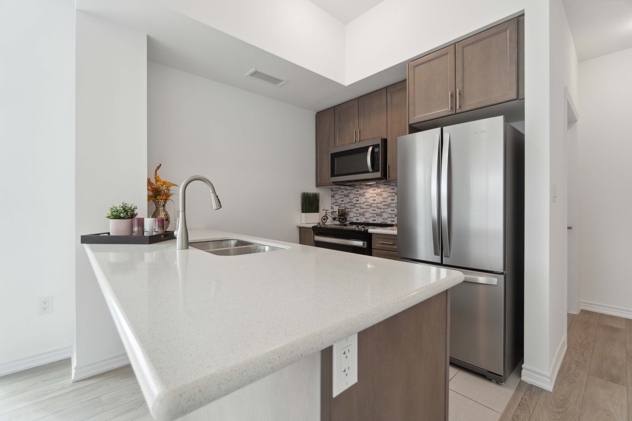 460 Dundas Street E Unit: 121