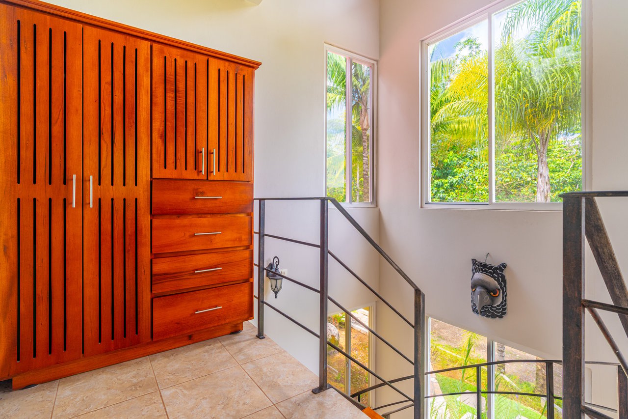 Casa de Orquideas - Mountains, Ocean and Jungle with Privacy In Gated Community, Ojochal