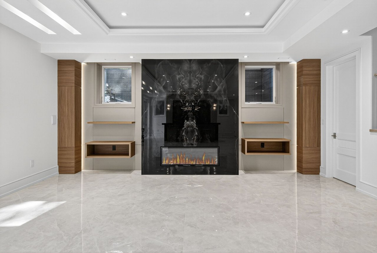 Distinctive Luxury Residence