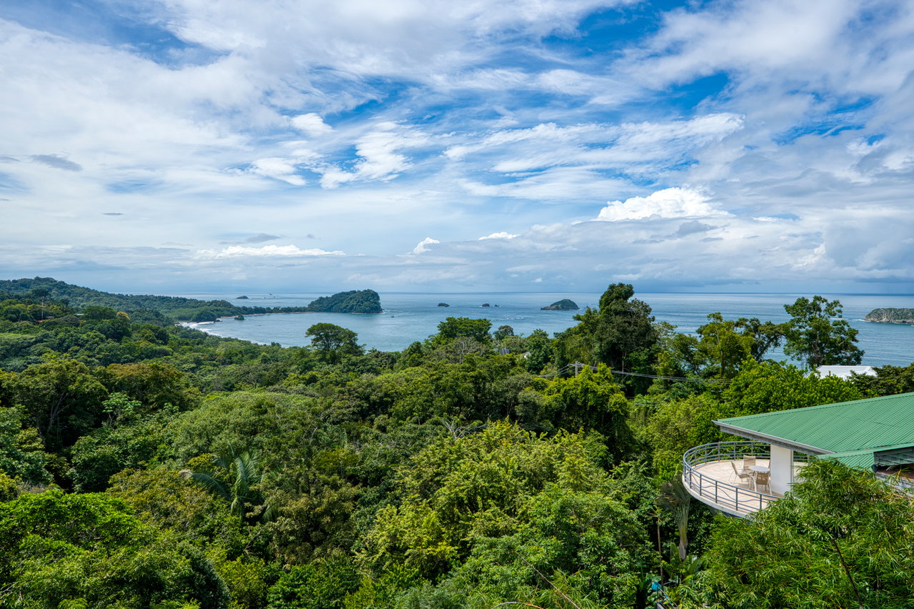 Luxury Income Producing Villa Costa Vida in Manuel Antonio