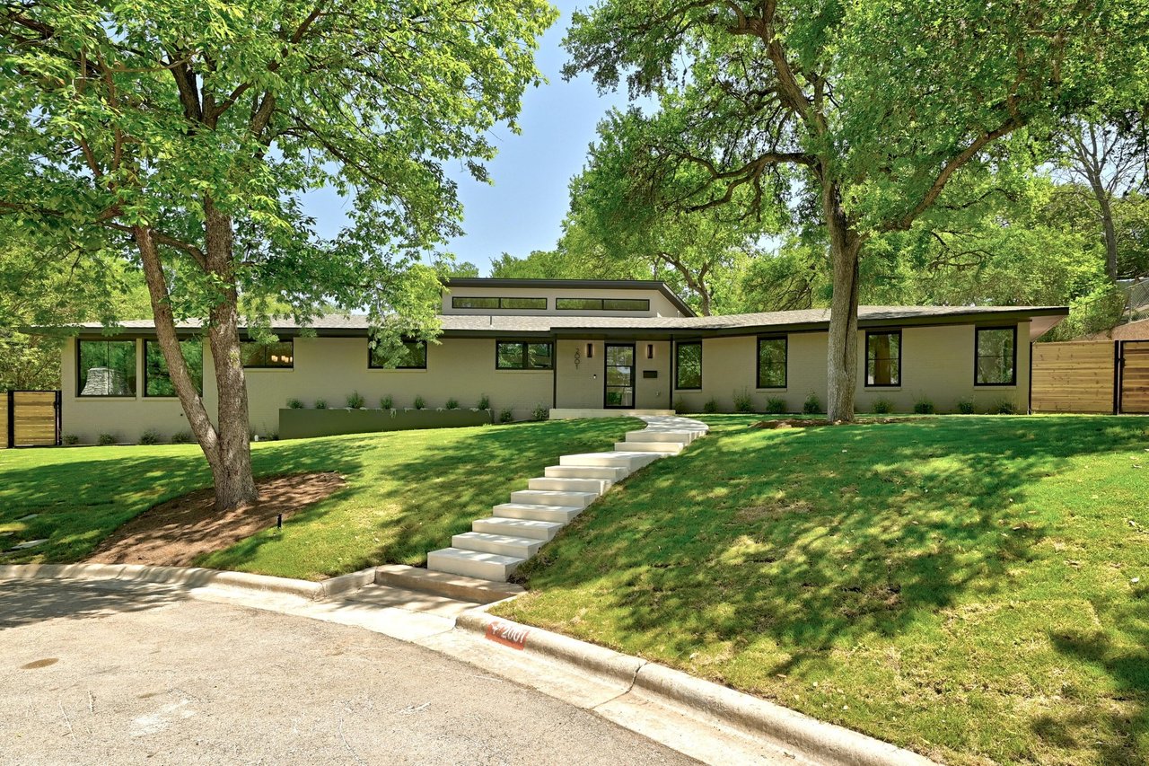 2001 Circle Haven