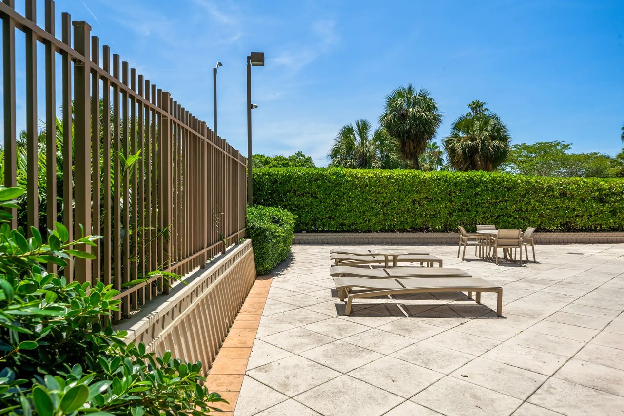 2901 S Bayshore Drive # 1B