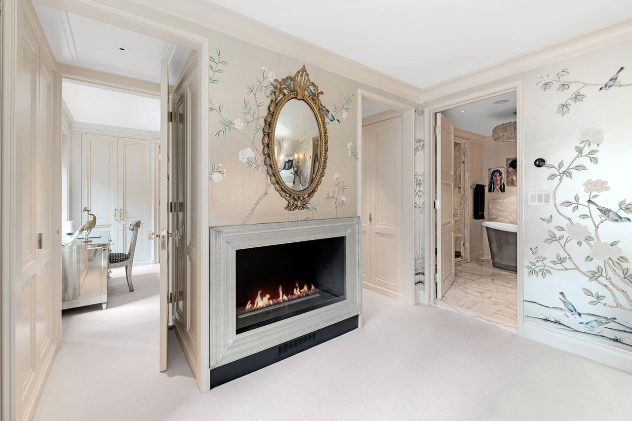 210 Central Park South, 11CD
