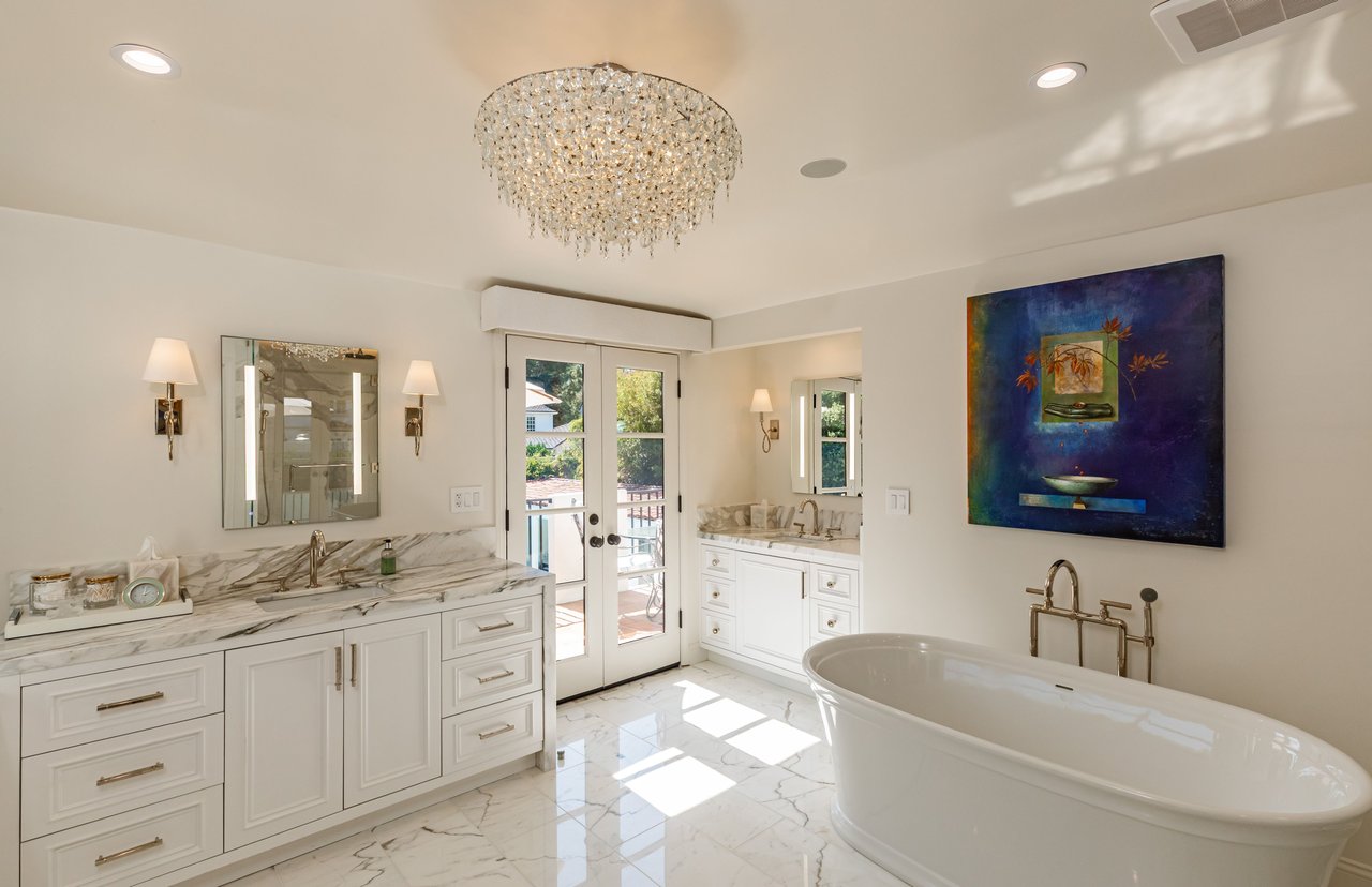 365 Comstock Ave, Little Holmby