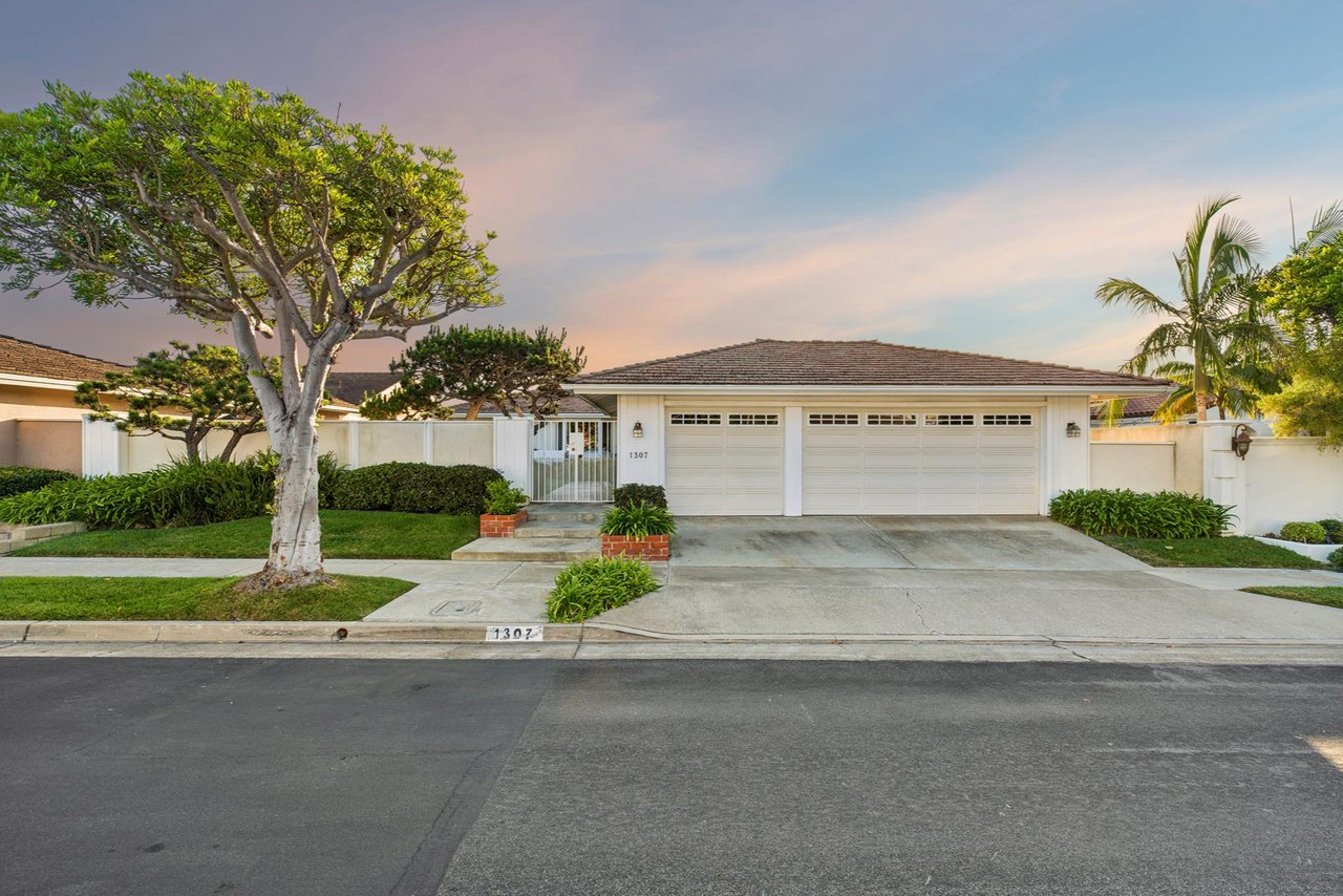 1307 Seacrest
