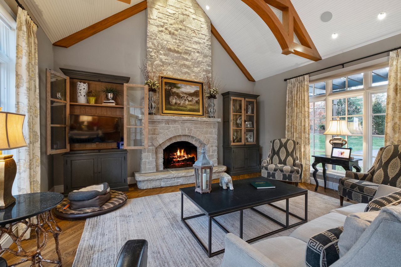 A Town & Country Sanctuary on 2+ Acres With a Surprising Backdrop 