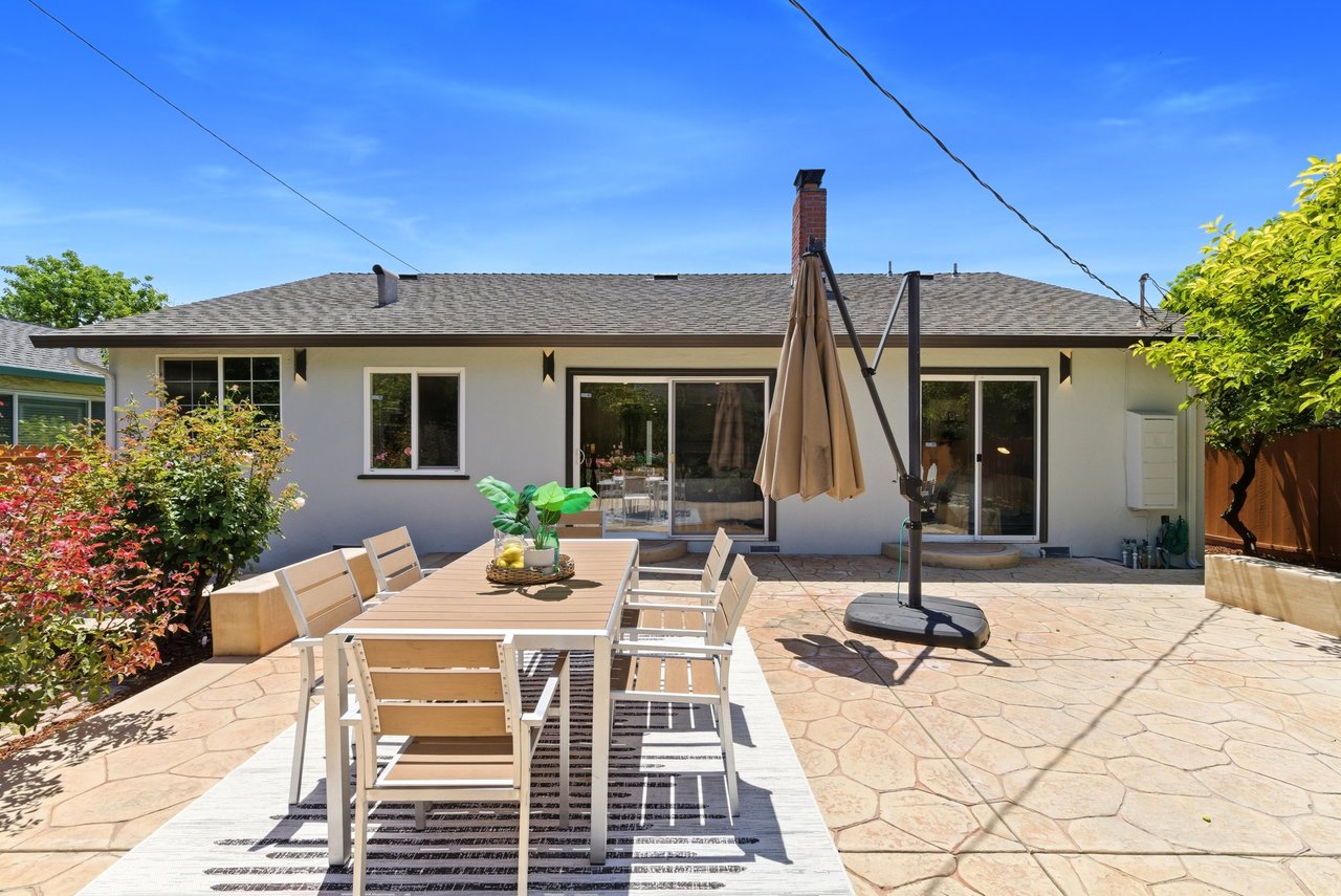 2101 Leon Drive