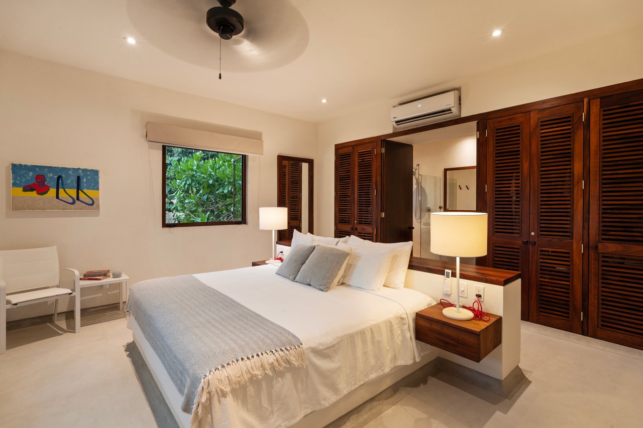 Marea Beachfront Villa I52