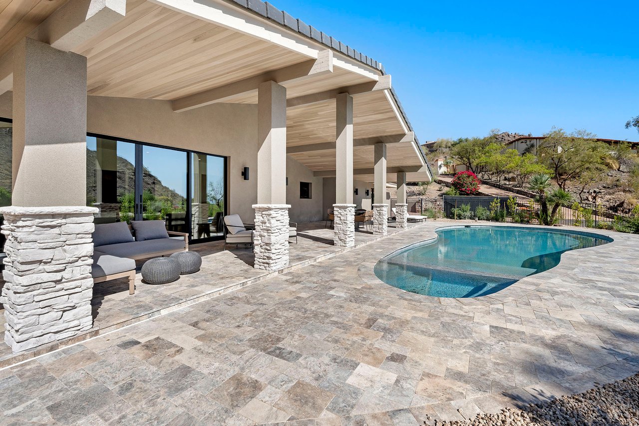 3500 E LINCOLN Drive 26
