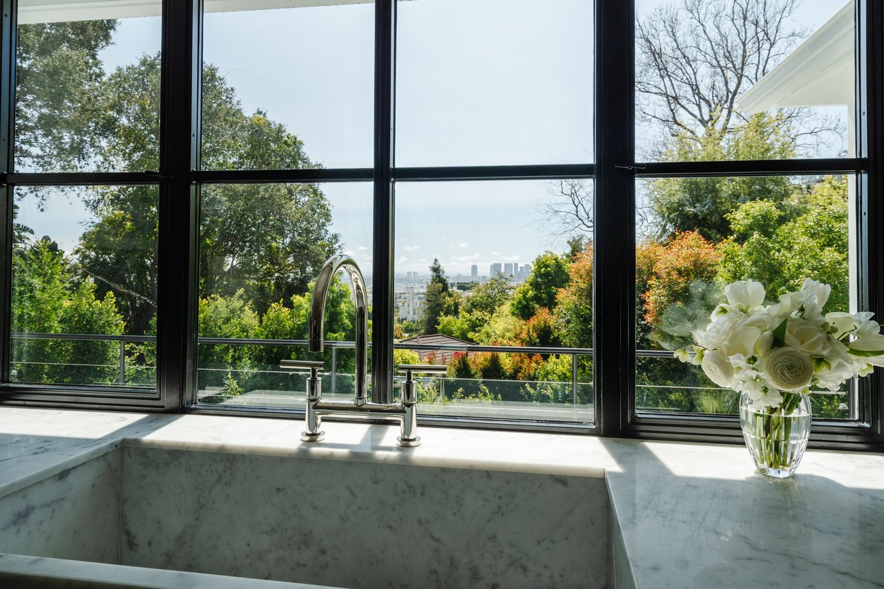 1558 Sunset Plaza Dr, Hollywood Hills