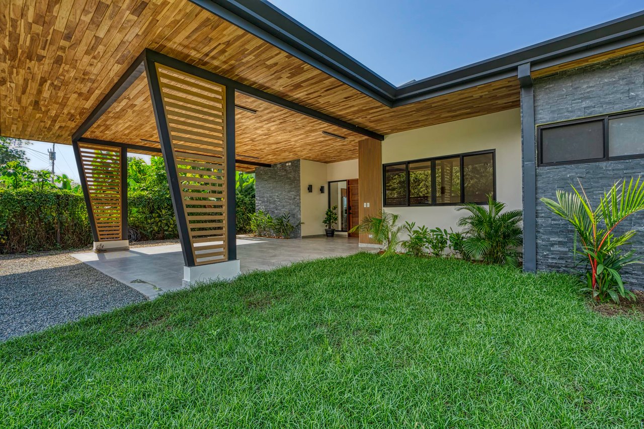 Luxury Beach House in Uvita