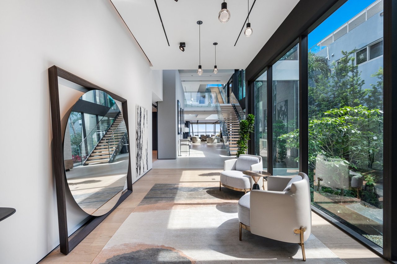 February 2025 | Sabal Development, led by Pascal Nicolai, Finalizes $20.6 Million Sale of Exquisite Venetian Island Estate