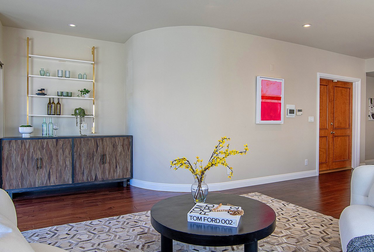 916 S. Shenandoah St. # 1